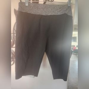Ebb and flow  workout capris. Size xl